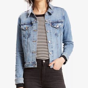 Levi’s Women's Original Denim Trucker Jacket, Color Jeanie, Size S